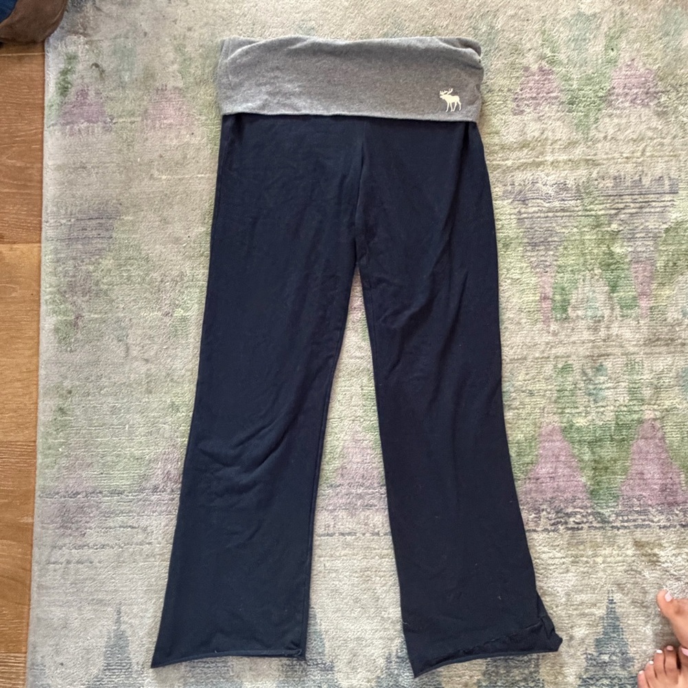 Abercrombie & Fitch low rise fold over flare leggings